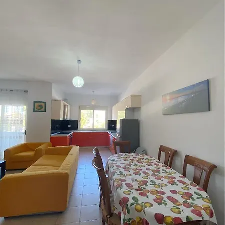 Daire Luxury Loft In Avlonya